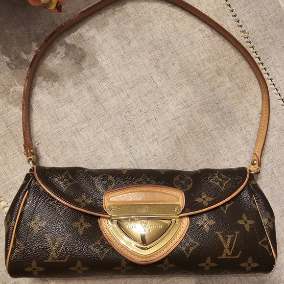 Louis Vuitton Beverly Pochette Clutch Bag - Picture 3 of 8